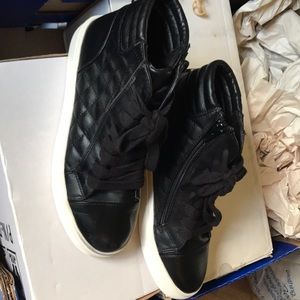 Steve Madden Demorah High Top Sneakers 6 1/2